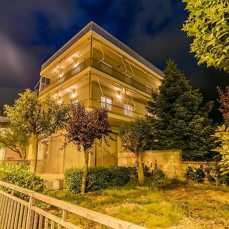 Luxury Apartment Vol 2 Close To The Lake Ioánina Exterior foto